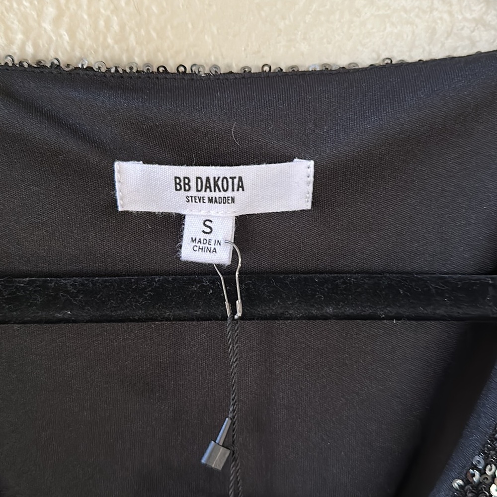 New BB Dakota Black Glow Up Fast Sequin V Neck Mini Dress Size Small NWT - Picture 10 of 12